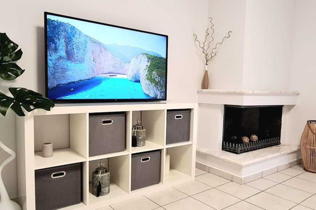 Ivanna Apartment Неа Мудания Екстериор снимка