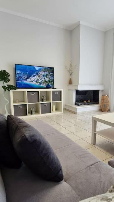 Ivanna Apartment Неа Мудания Екстериор снимка