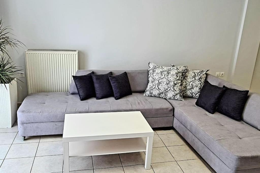 Ivanna Apartment Неа Мудания Екстериор снимка