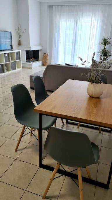 Ivanna Apartment Неа Мудания Екстериор снимка