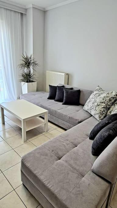 Ivanna Apartment Неа Мудания Екстериор снимка