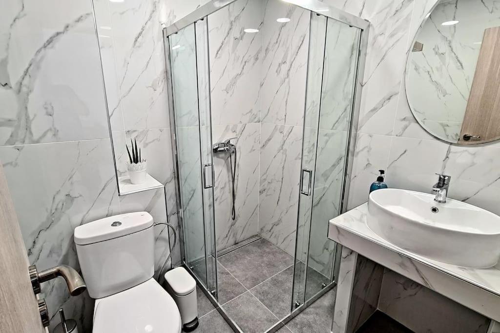 Ivanna Apartment Неа Мудания Екстериор снимка