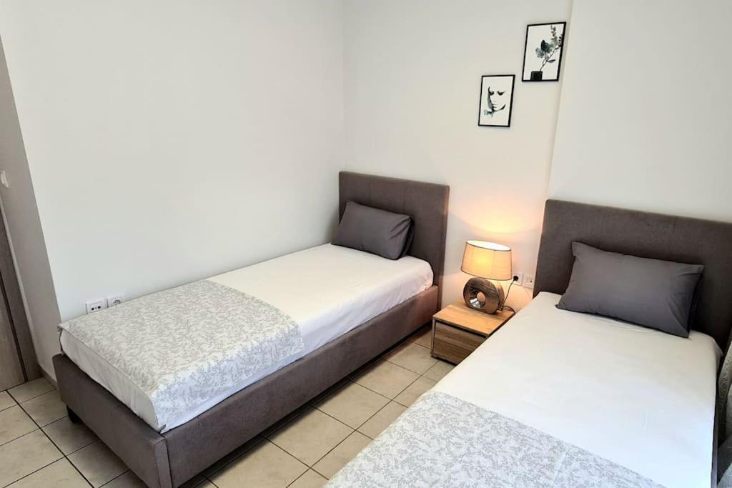 Ivanna Apartment Неа Мудания Екстериор снимка