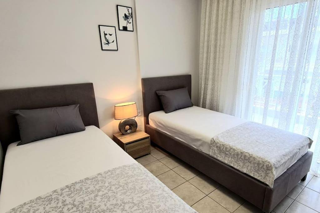 Ivanna Apartment Неа Мудания Екстериор снимка