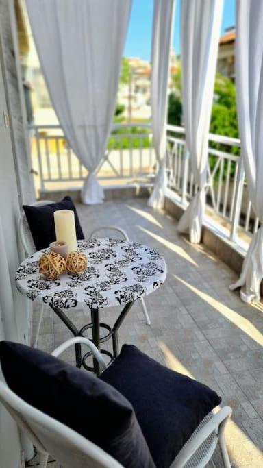 Ivanna Apartment Неа Мудания Екстериор снимка